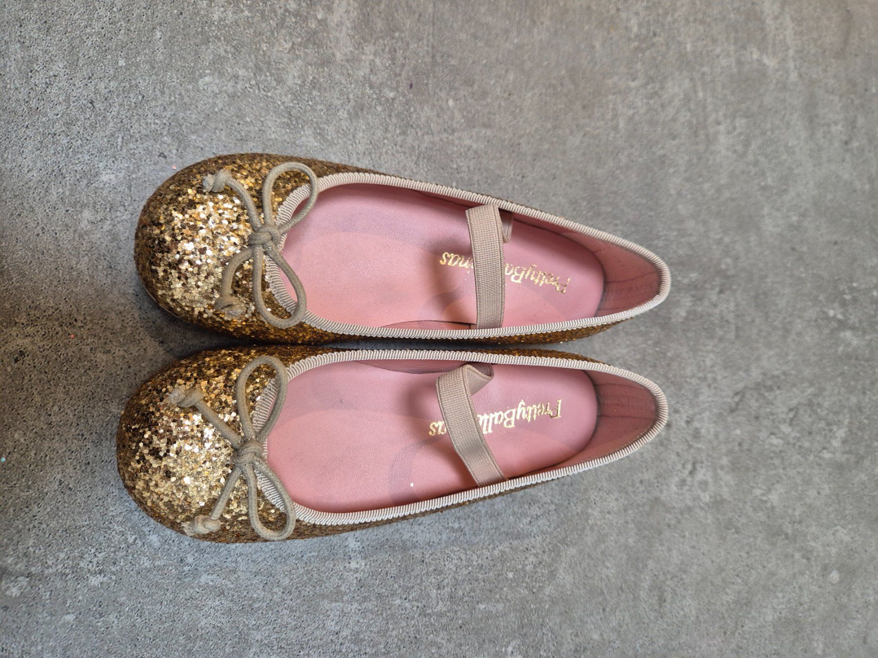 Scarpe per ragazze: Petit Ballerina gold 27 – Usato da Goldach venduto da Intertainmentme