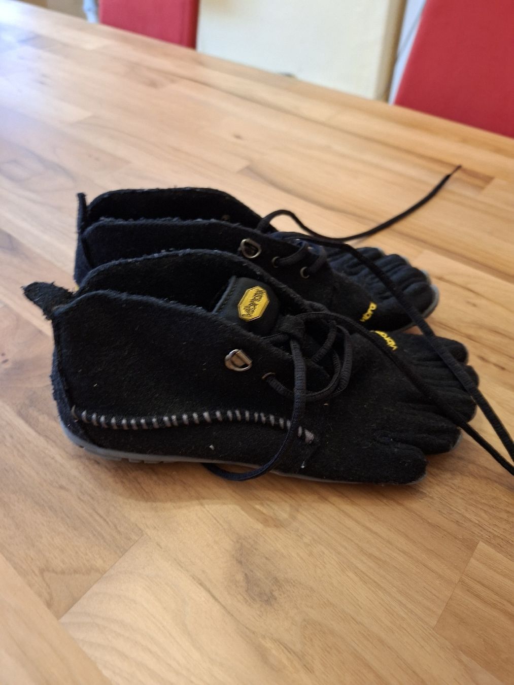 Vibram Chaussures hommes: Vibram FiveFingers Schuhe 37 oder 38 – D'occasion à Meinisberg par MartinaM1972 1