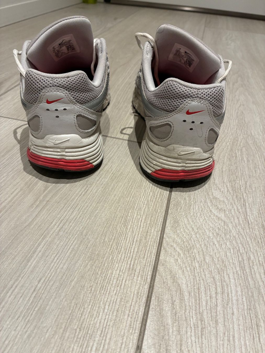 Nike Scarpe da uomo: Nike Sneaker P-6000 silber rot – Usato da Henggart venduto da escorpio0511 6