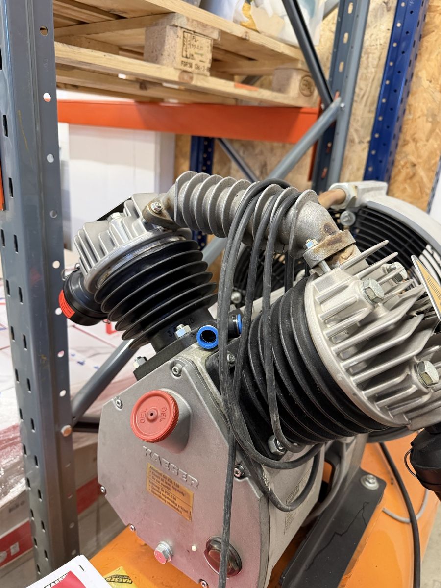 Kaeser Compressori: KAESER Kompressor + Trockner, top Zustand! – Usato da Oberglatt ZH venduto da couvert24 7
