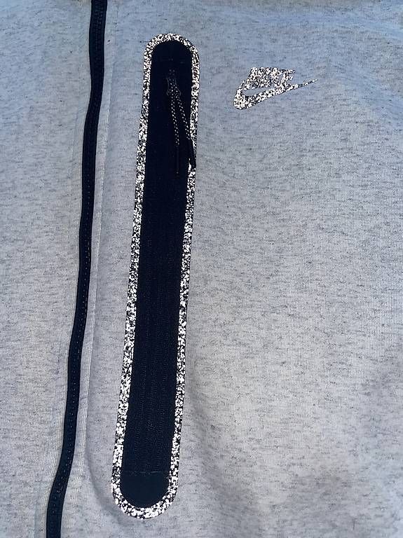 Giacche: Nike techleece Jacke reflektiv – Usato da Basel venduto da Leo_6qtr 2