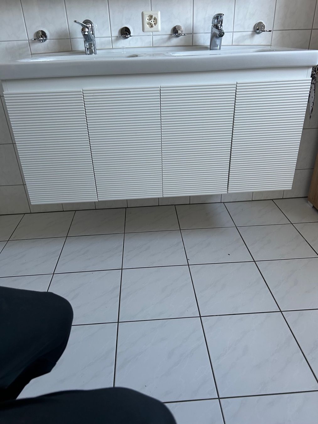 Mobili per bagno: Waschbeckenunterschrank – Usato da Gutenswil venduto da stromer03