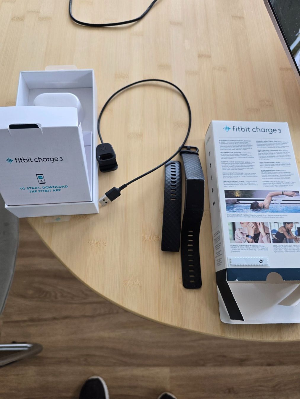 Fitbit Smartwatch: Fitbit Charge 3  Multifunktionelle Uhr fast neu – Nuovo (secondo la descrizione) da Rorschacherberg venduto da Scharfeegge