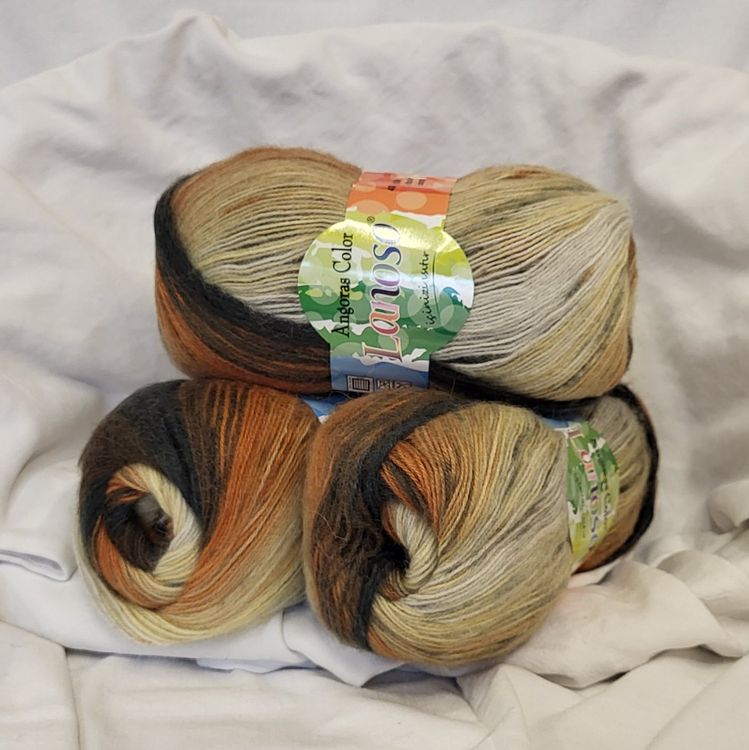 Angora-Wolle: Flauschig, Fein & Farbenfroh – Ein Ausmal-Abenteuer!