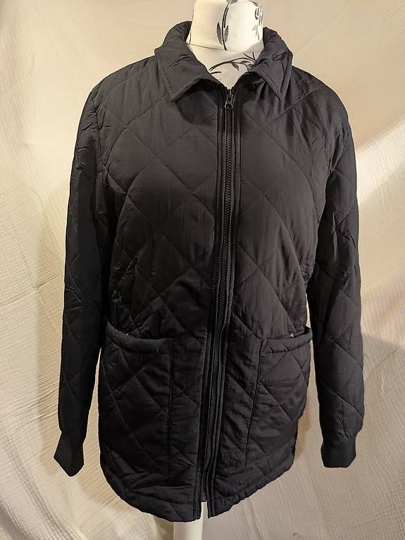 Jacken: Steppjacke mit Reissverschluss Grösse S – Gebraucht aus Schwyz von Magdalena86