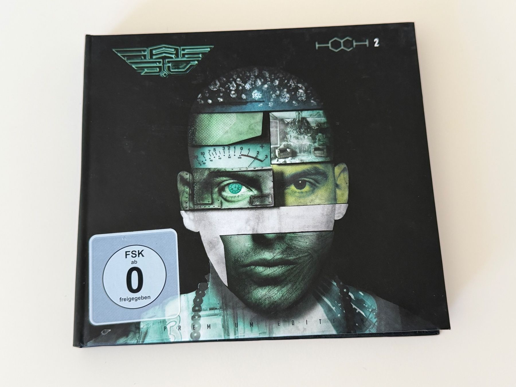 Tutti i DVDs: Raf 3.0 - Hoch 2 - Premium Edition CD+DVD - Mediabook – Nuovo (secondo la descrizione) da Altstätten SG venduto da sheamus