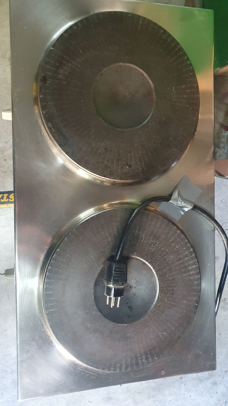 Cuisinières: plaque de cuisson  – D'occasion à Chamoson par cle_gwc2 1