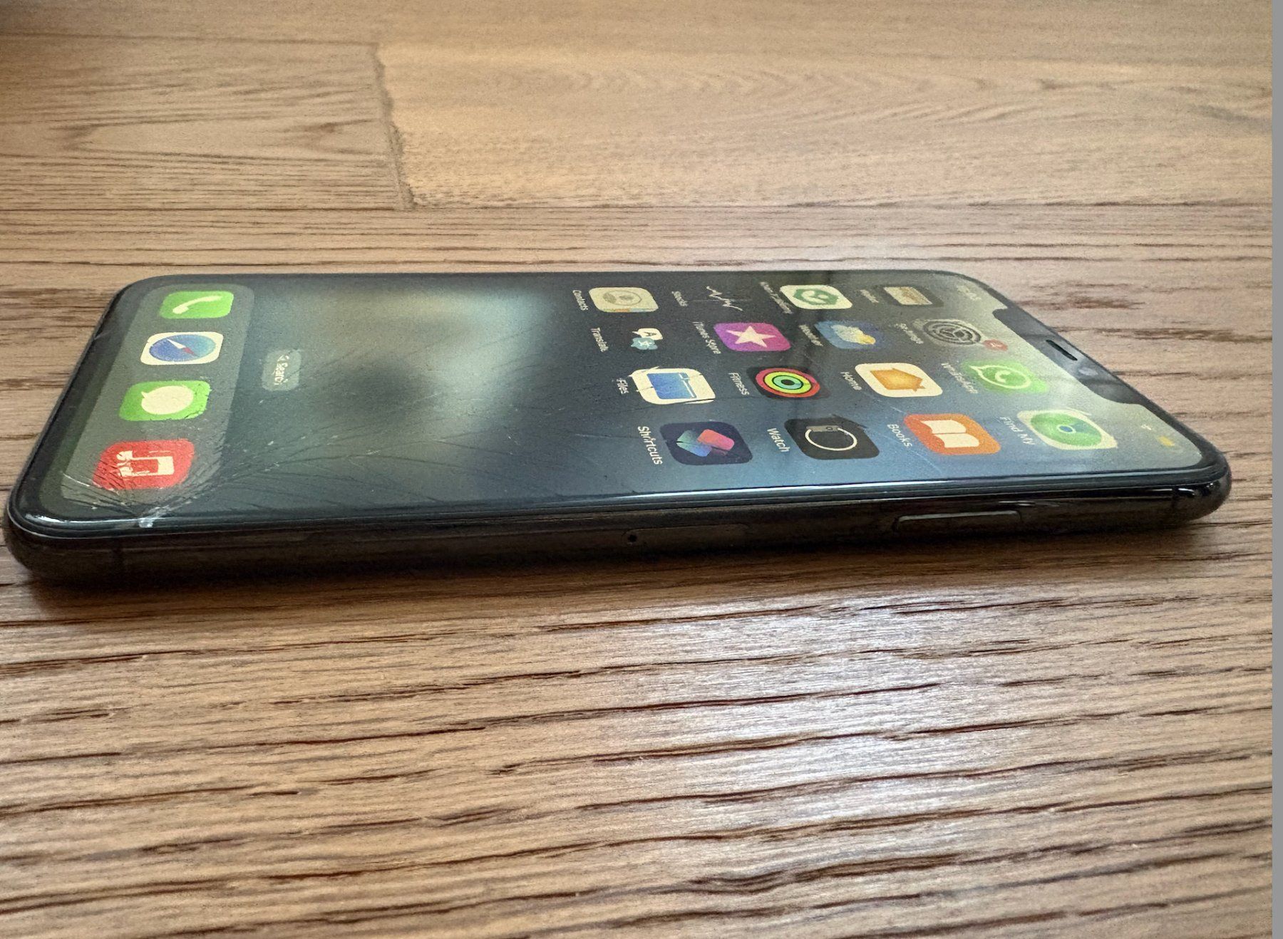 Apple Portables: IPhone 11 Pro Max / Space Grey / 64 GB – D'occasion à Oberhof par van_l55f 4