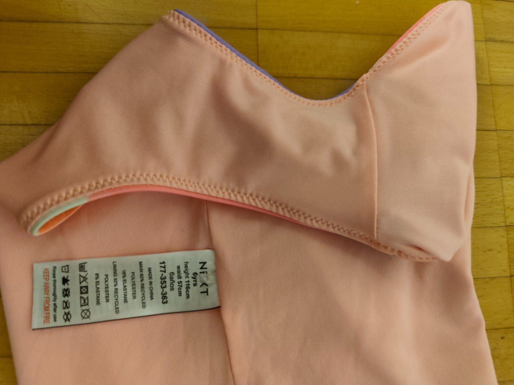 Next Costumi da bagno & Bikini: Badeanzug Mädchen Gr. 116 (Next) – Usato da Urdorf venduto da core8 4