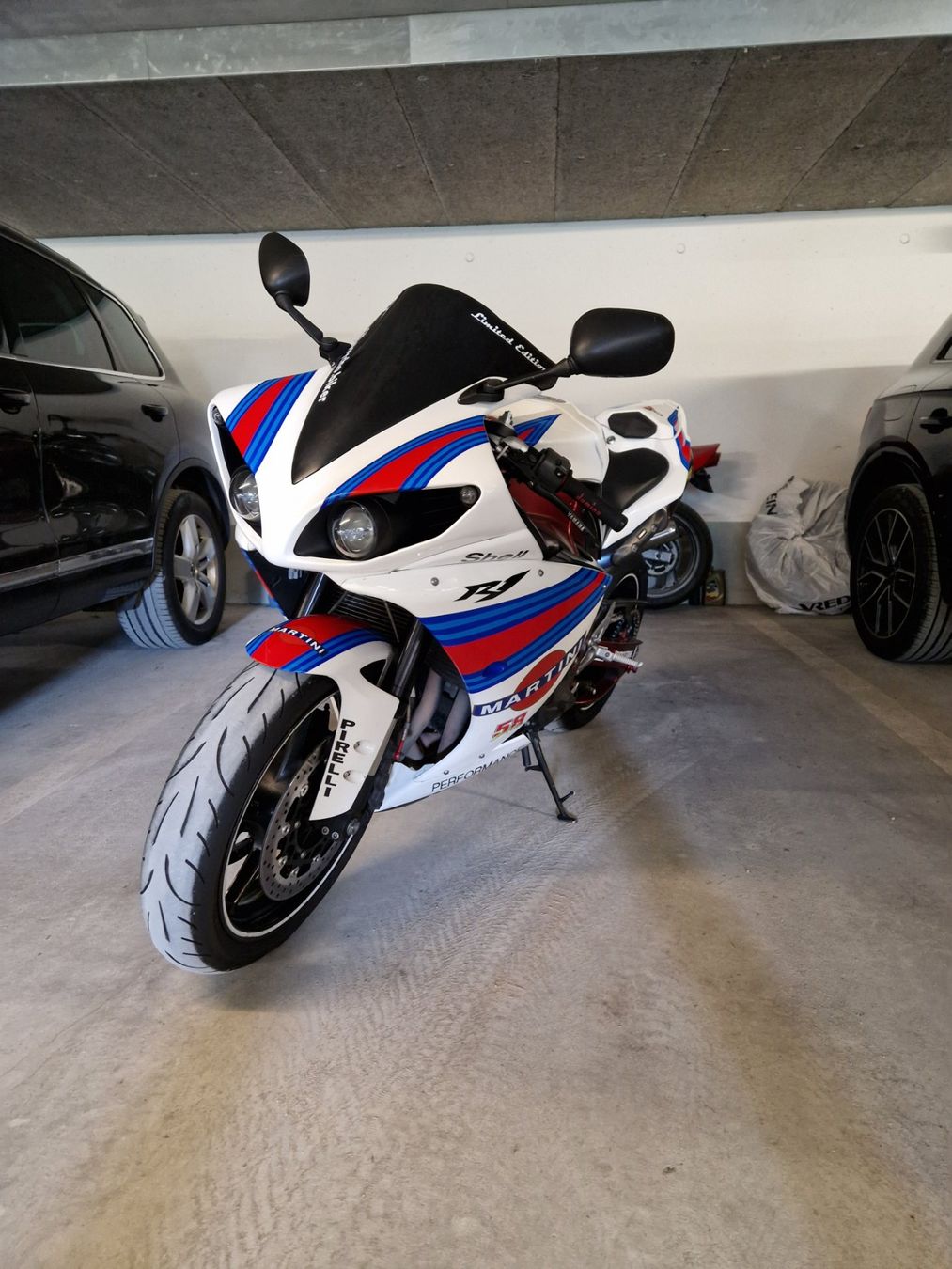 Yamaha Strada: Yamaha r1 2010 crossplane – Usato da Yverdon-les-Bains venduto da LucaVNT