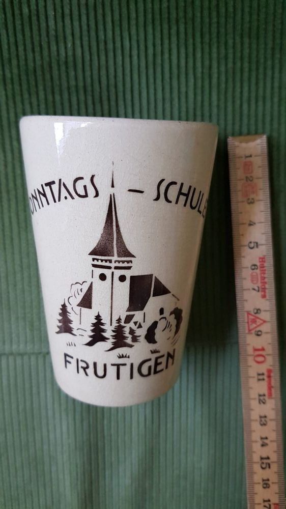 Tassen: Sonntagsschule Frutigen Keramikbecher – Gebraucht aus Spiegel b. Bern von ale_x59l 2