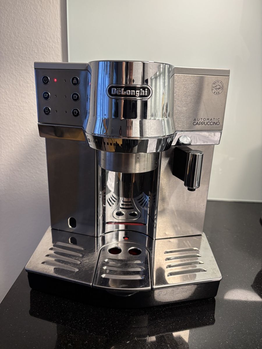 De'Longhi Macchine per caffè & Macchine per espresso: DeLonghi Kaffeemaschine – Usato da Basel venduto da rebecca_b