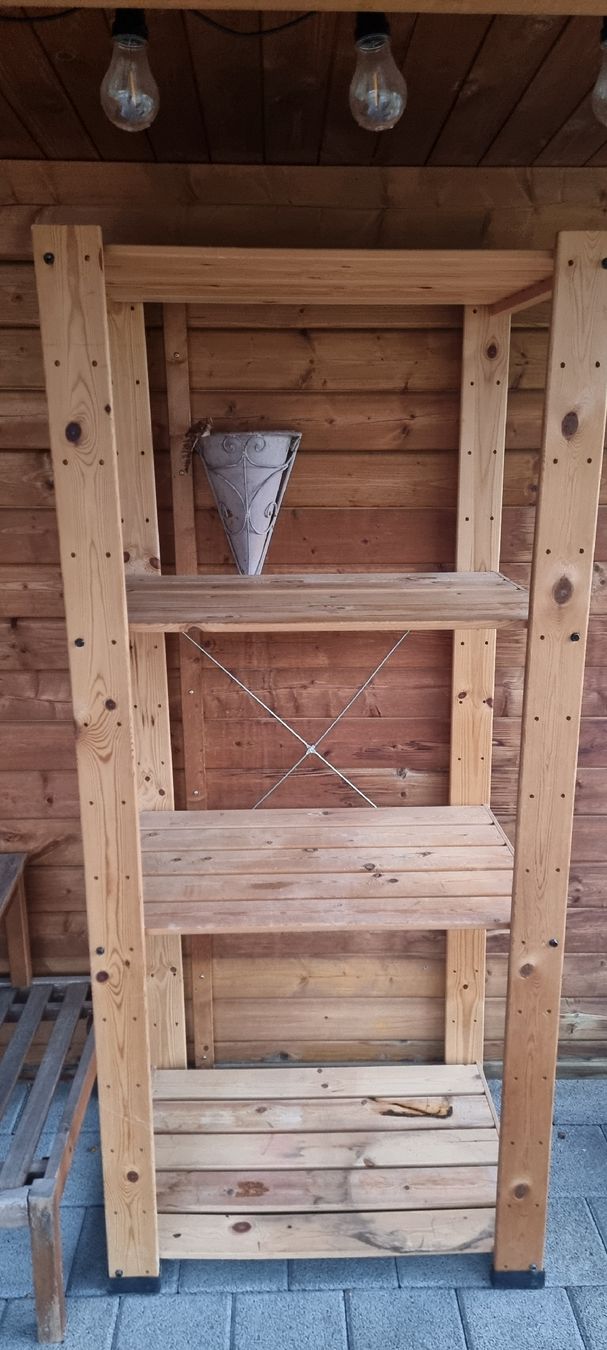 Scaffali: IKEA Holzregal – Usato da Seon venduto da Stibinio
