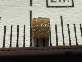 Schöner gelblicher Rohdiamant, ca. 3 mm