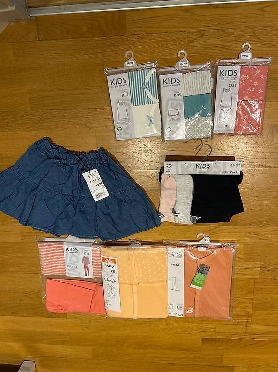 Lotti & Set di vestiti: Neue Mädchenkleidung 98/104 – Nuovo e nell'imballaggio originale da Degersheim venduto da Principessa_90