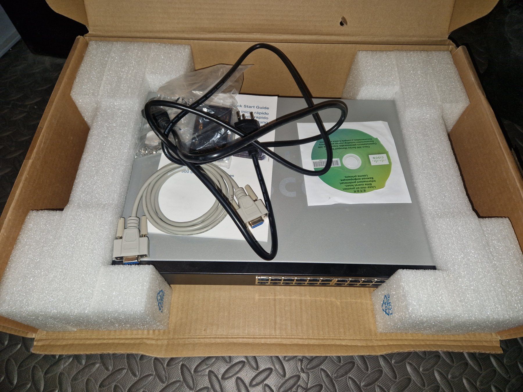 PCs: Cisco 24 Port Switch Neu!!! – Neu und originalverpackt aus Dintikon von seimen08