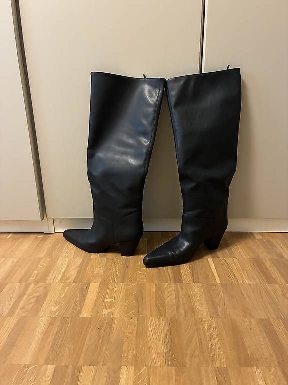 Scarpe da donna: Kunstlederstiefel grösse 41  – Usato da Zürich venduto da Majatzki 3