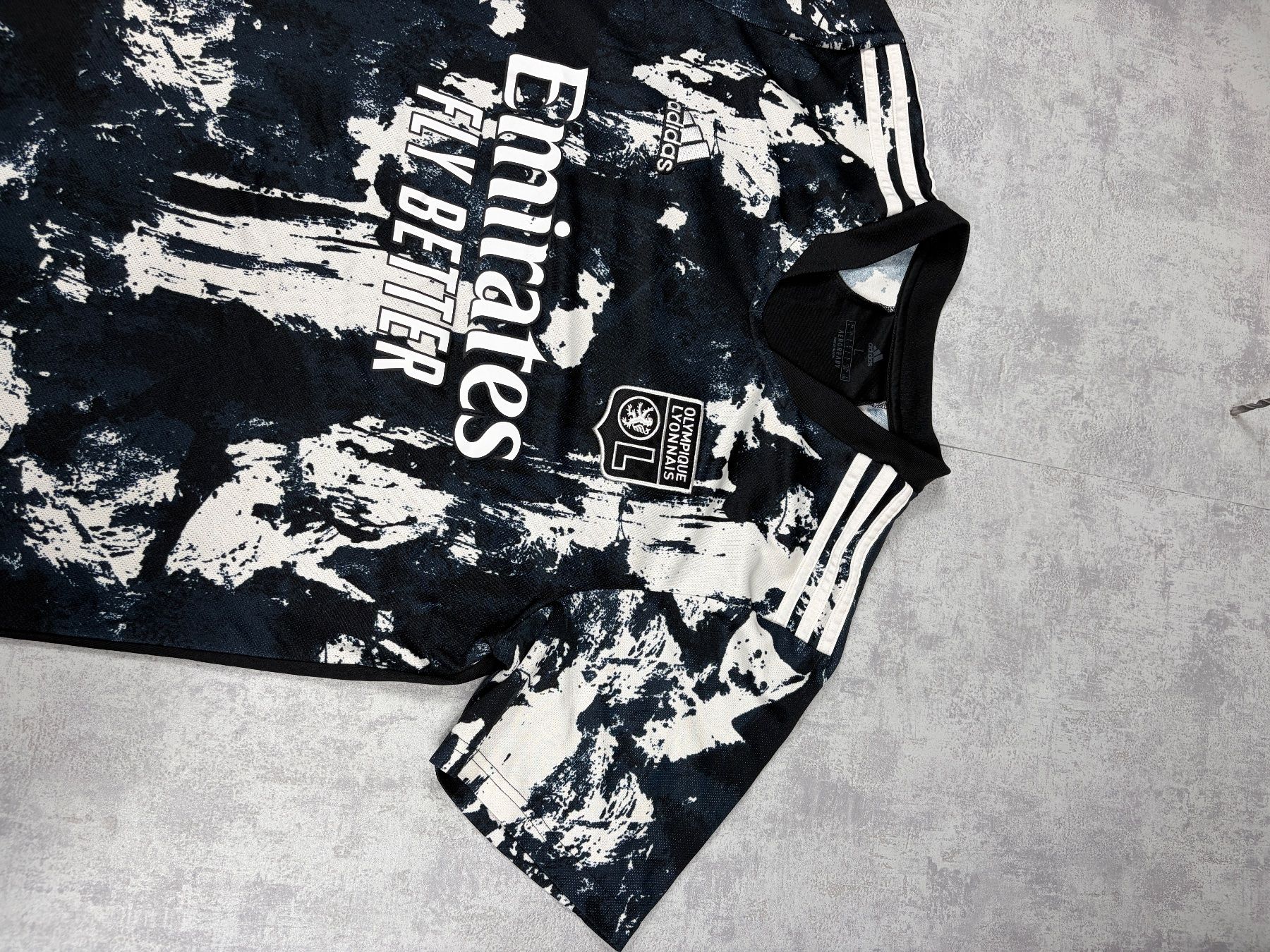 Adidas Canottiere & Pantaloni: Maillot Third Olympique Lyonnais Noir - L – Nuovo (secondo la descrizione) da Hauterive NE venduto da Leo_o 1