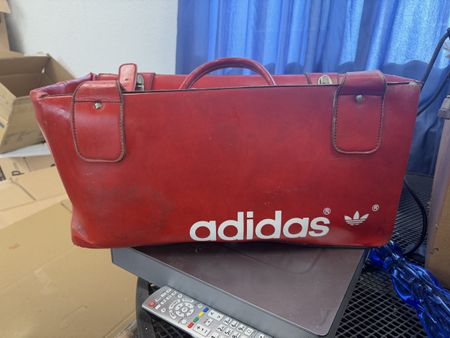 Adidas Reisetasche Vintage rot gebraucht guter Zustand