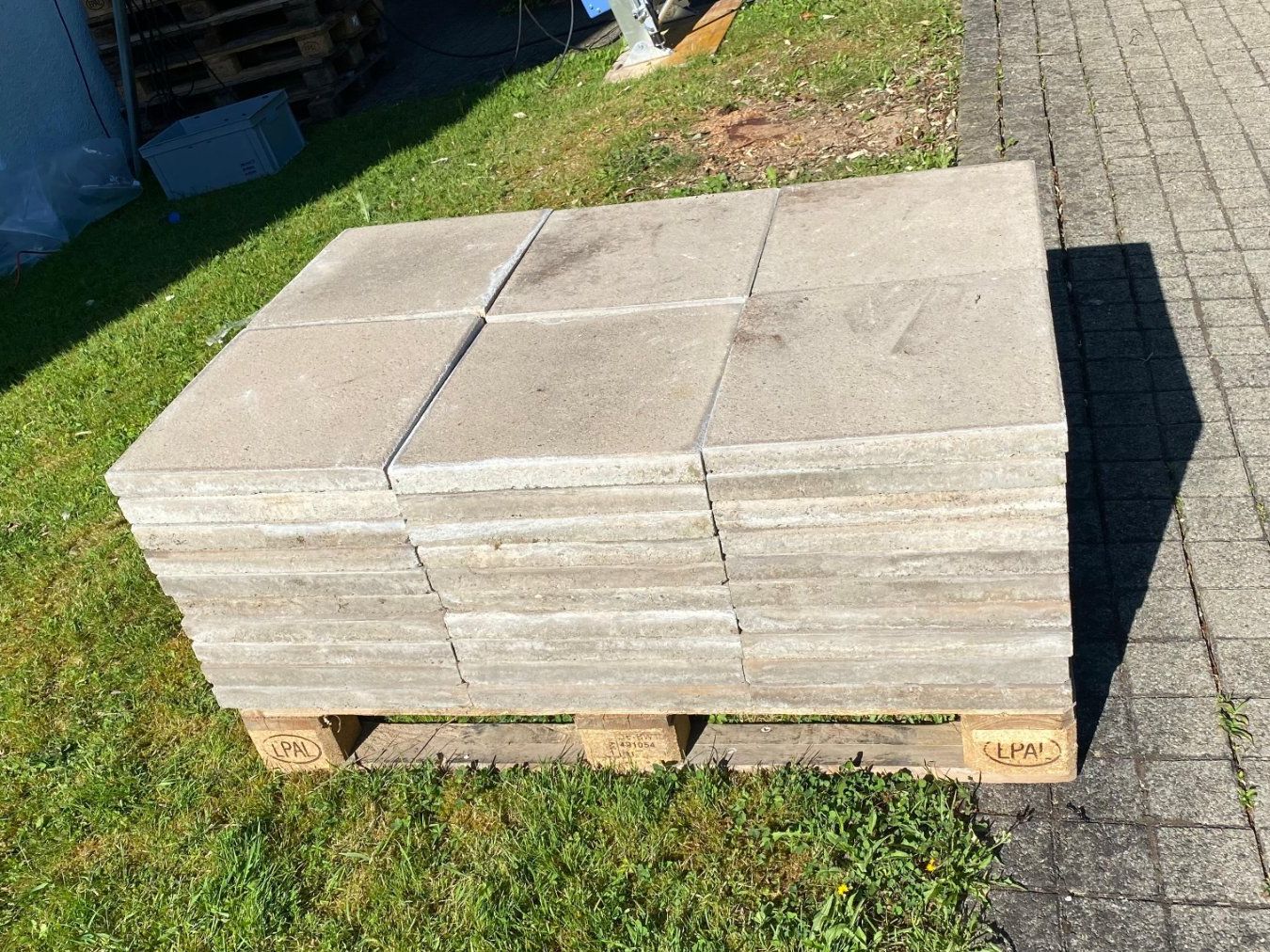 Bodenbeläge: Gartenplatten 40 x 40 x 4 cm – Gebraucht aus Wilen b. Wollerau von sicherunterwegs 1
