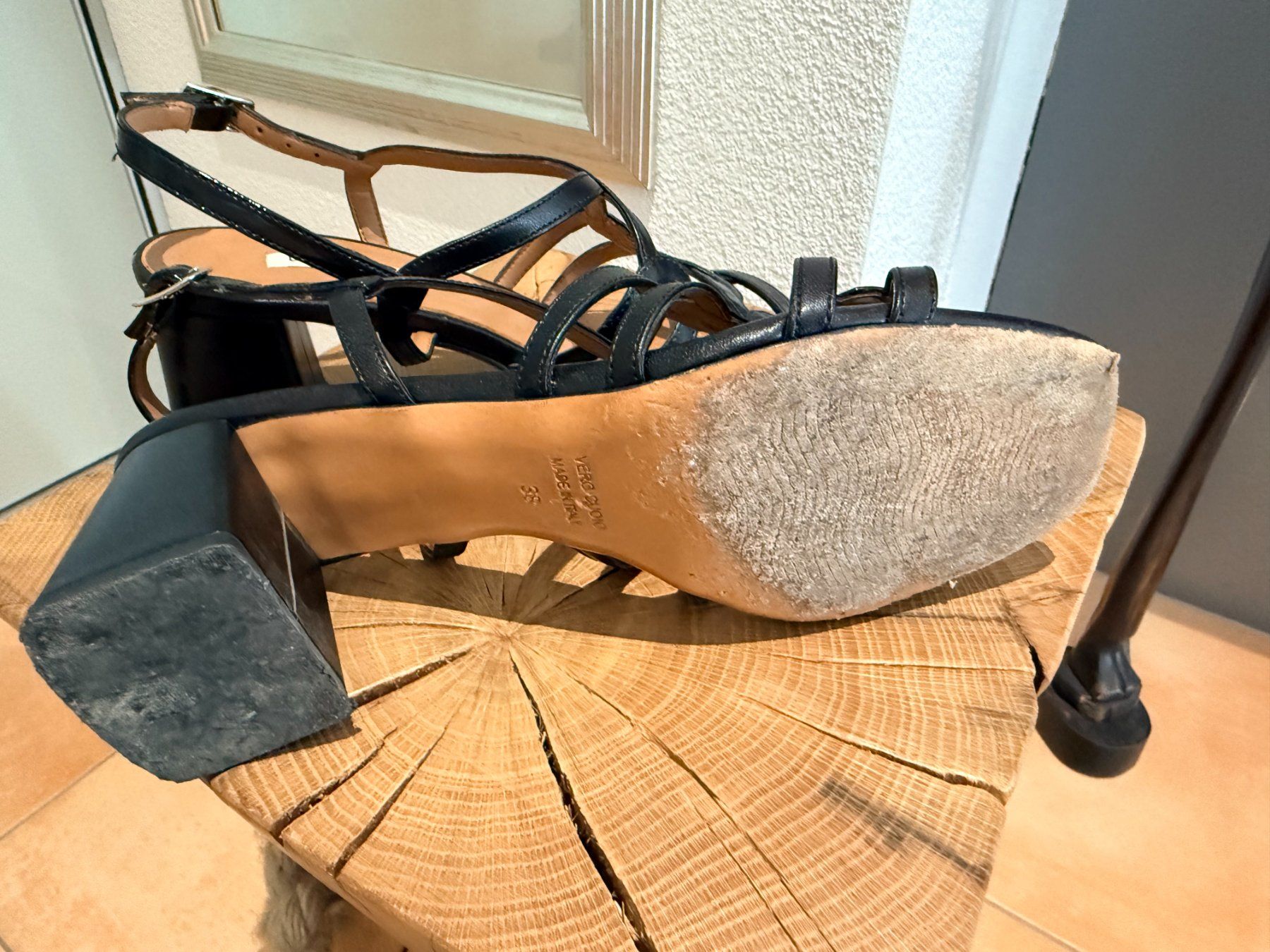 Damenschuhe: Sandalen schwarze 38 L'amour – Gebraucht aus Nuerensdorf von ghi_b7xs 3