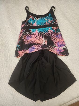 Sommerlicher Tankini mit Palmenmuster, Grösse 40