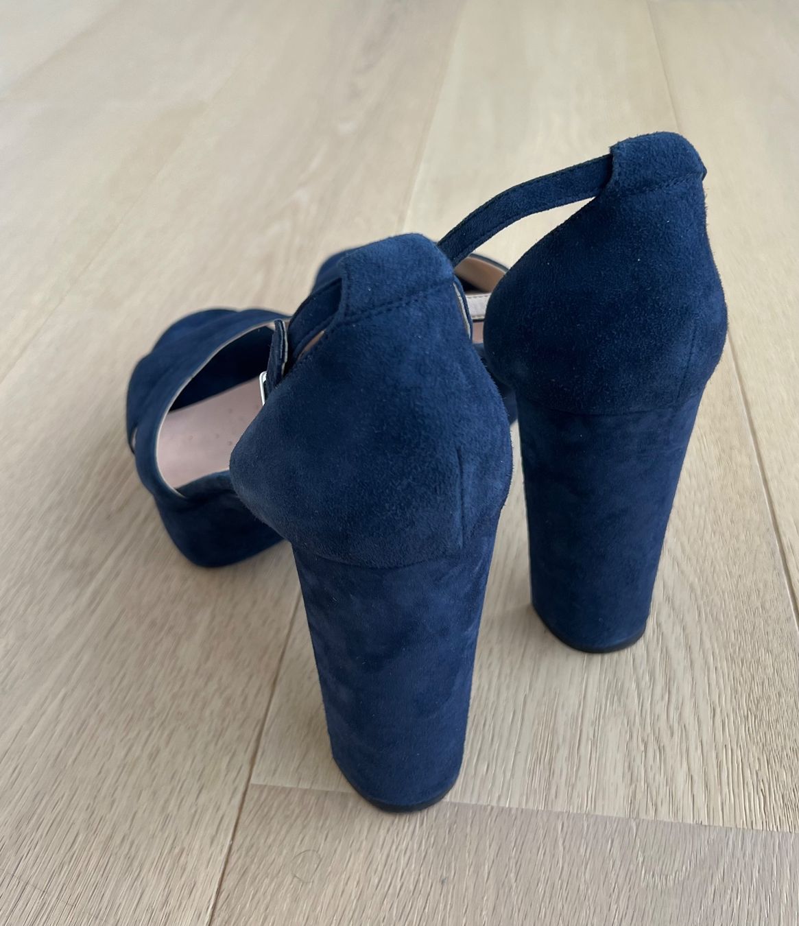 Unisa Scarpe da donna: UNISA Echtleder- Sandalen mit Blockabsatz Gr.40 – Nuovo (secondo la descrizione) da Degersheim venduto da Starkigel 6