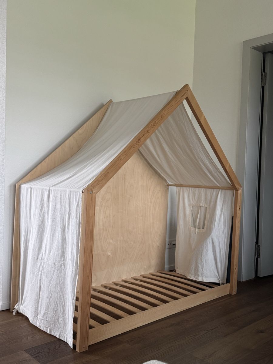 Maisons pour enfant: Child's bed with tent cover good condition – D'occasion à Birmensdorf ZH par vic_mv7m