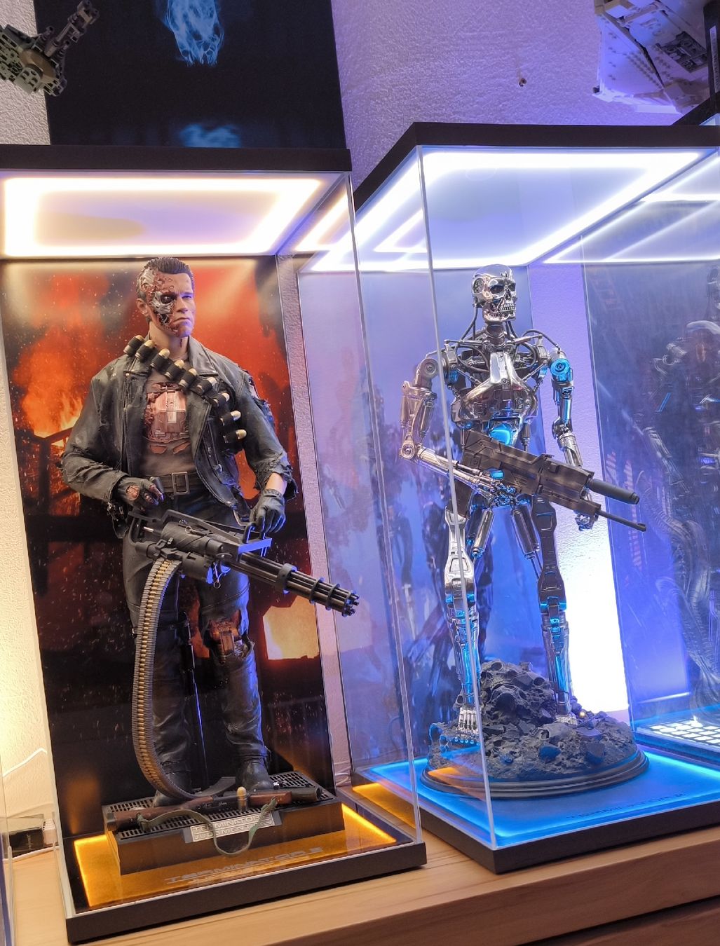 Statuette: Terminator 2 Ultimate Set inkl. Vitrinen mit Beleuchtung! – Usato da Dürnten venduto da Nexomynon 1