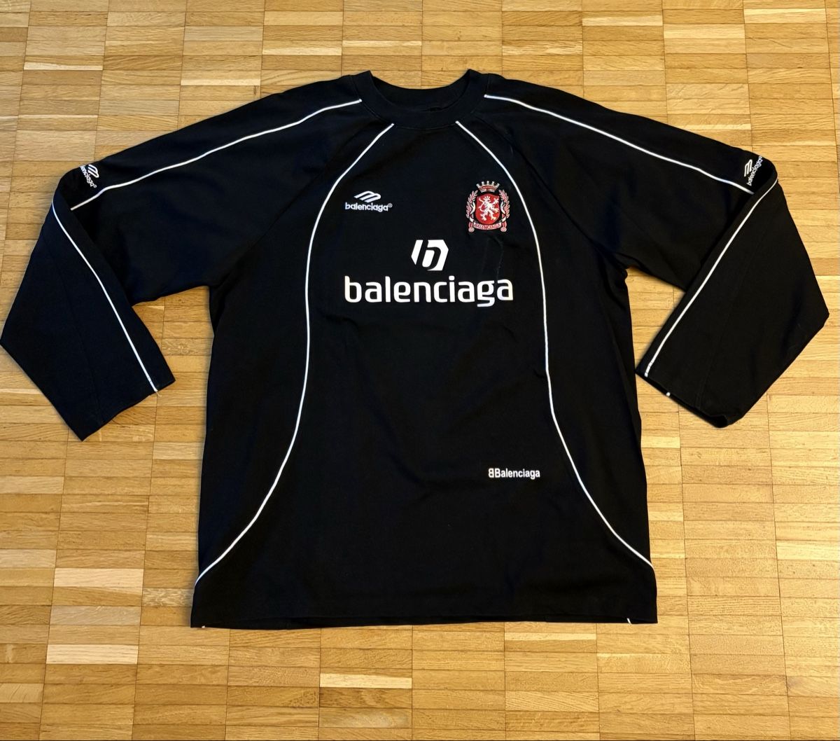 Balenciaga Pulls & Sweat-shirts: BALENCIAGA LONGSLEEVE – Neuf (Voir description) à Adliswil par zuerichloulii