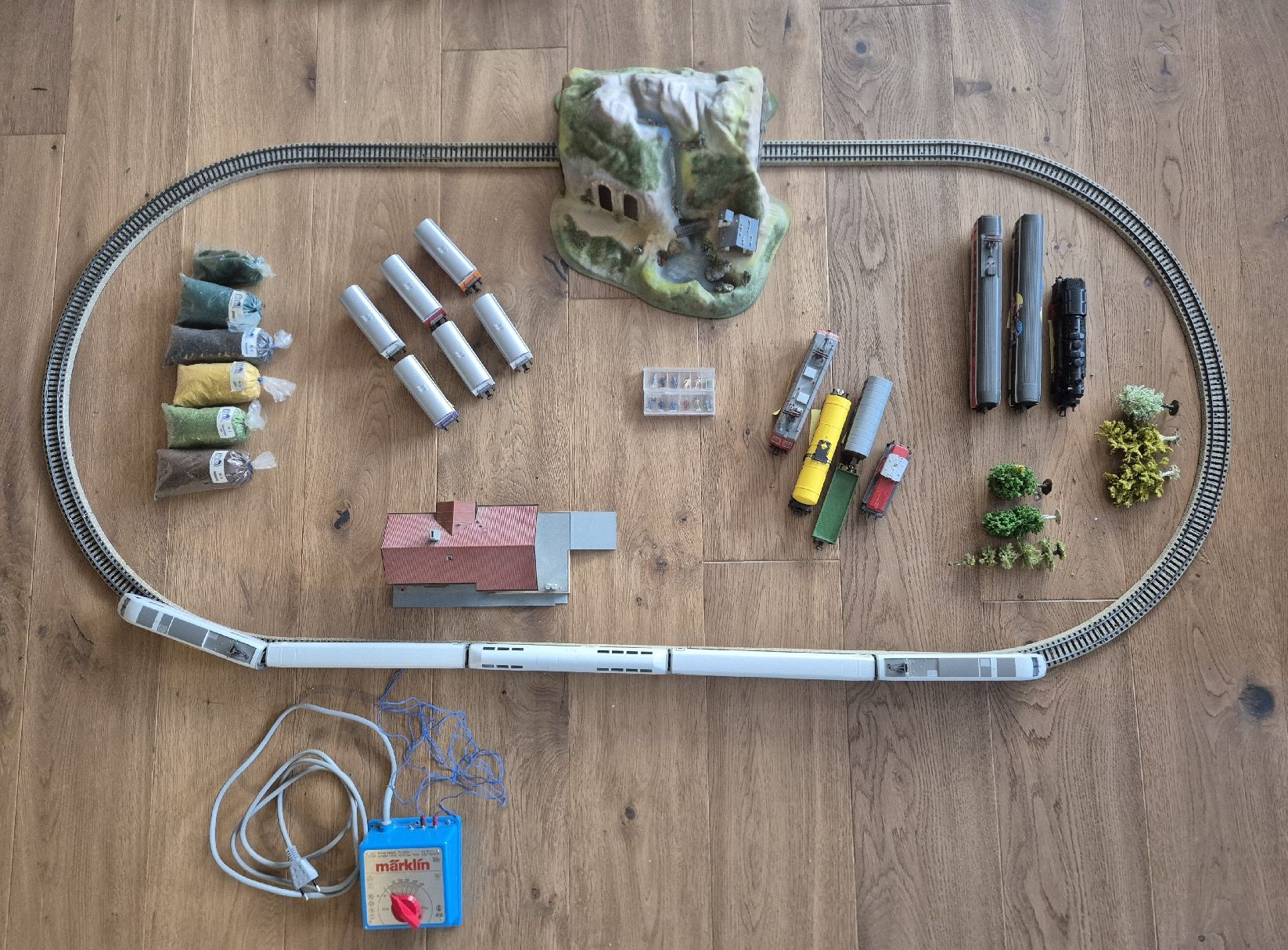 Märklin Trains électriques: Grosse Sammlung Märklin Modelleisenbahn – D'occasion à Zizers par .sternli. 1