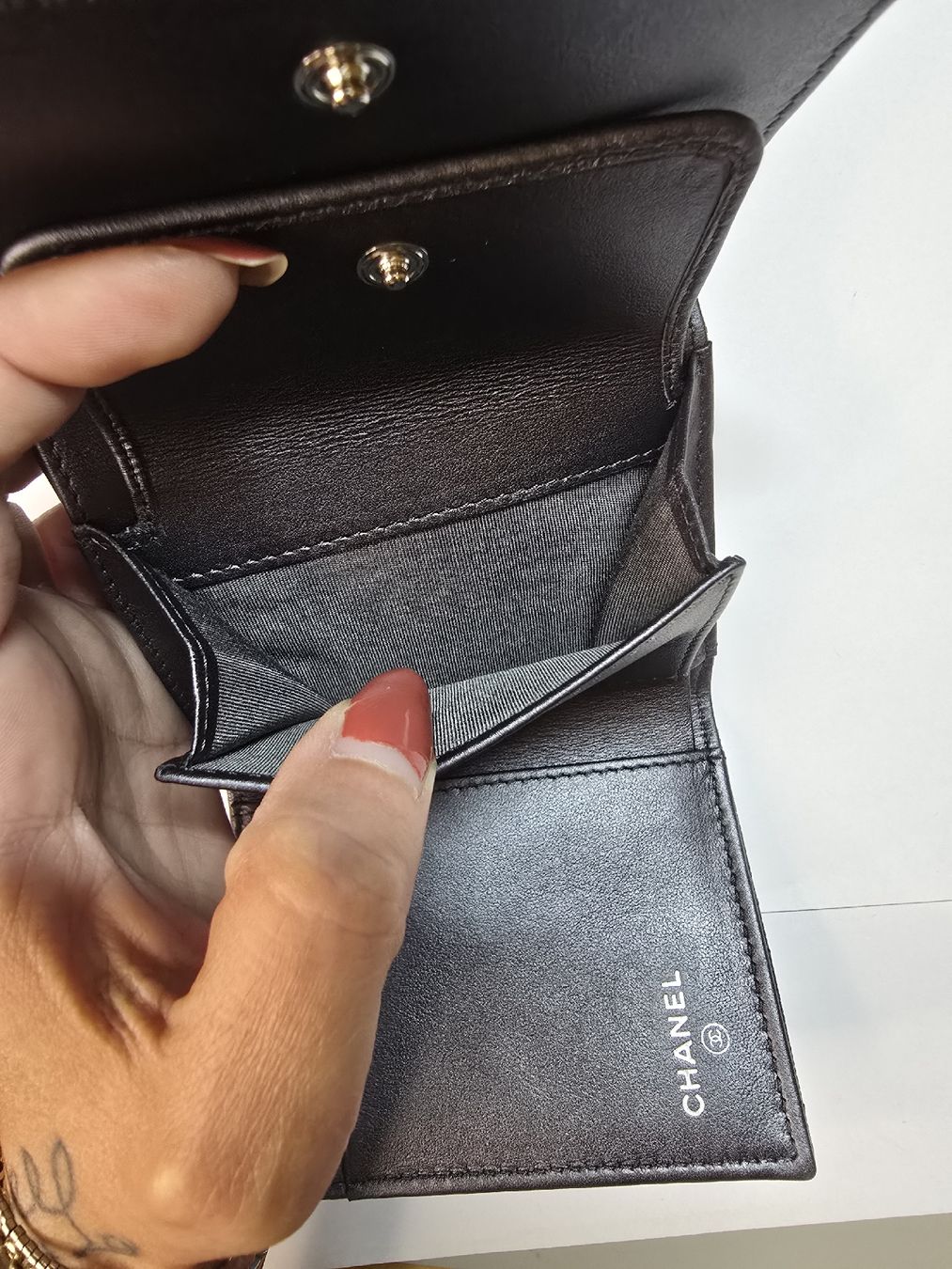 Chanel Portafogli: Chanel Etui – Nuovo (secondo la descrizione) da Weiach venduto da Jessicago 8