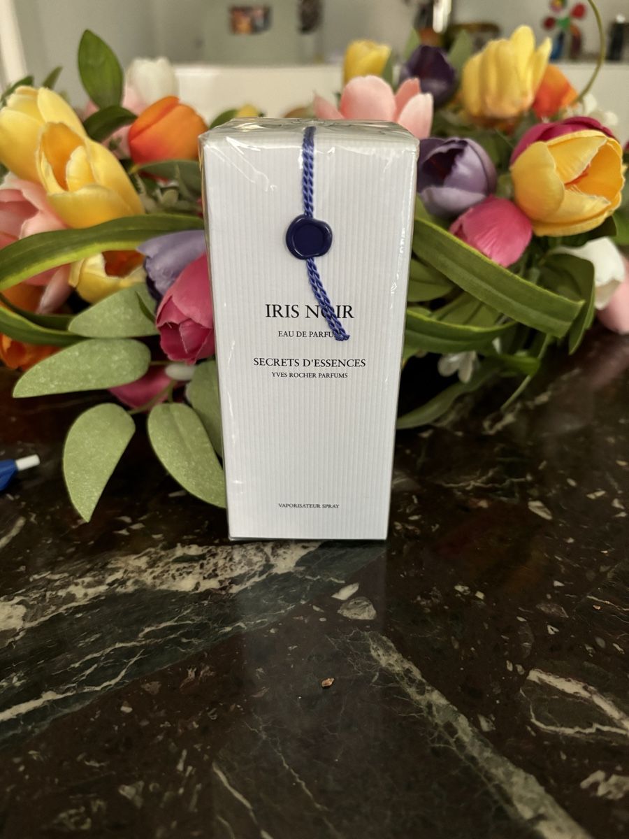 Yves Rocher Profumi & Eau de Toilette: IRIS NOIR EAU DE PARFUM SECRETS D ESSENCES – Nuovo e nell'imballaggio originale da Zürich venduto da BredaB