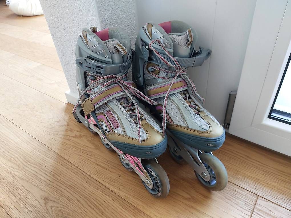 Patins à roul. & inline: Inliner Inline skates Gr. 37 mit Zubehör  – D'occasion à Oberuzwil par and_n5lg