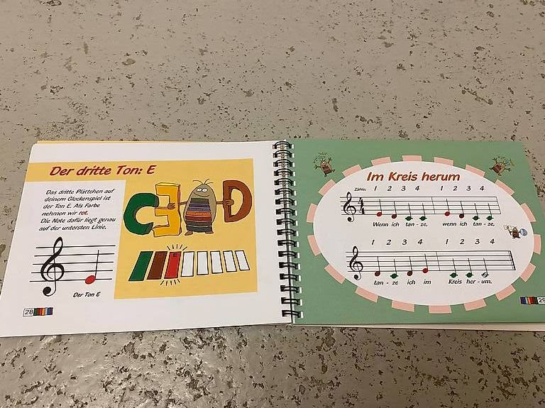 Bücher: Die Glockenspiel Schule Lernbuch – Neu (gemäss Beschreibung) aus Zürich von Cleo234 2