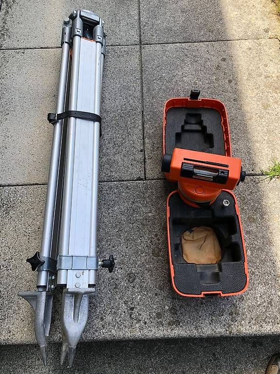 Misurare: Nivellierinstrument Wild mit Alustativ – Usato da Subingen venduto da baggertoy 4
