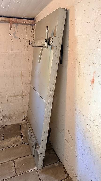Porte: Antike Luftschutzraumtüre aus Holz – Usato da Rothrist venduto da Jonathan1995 2