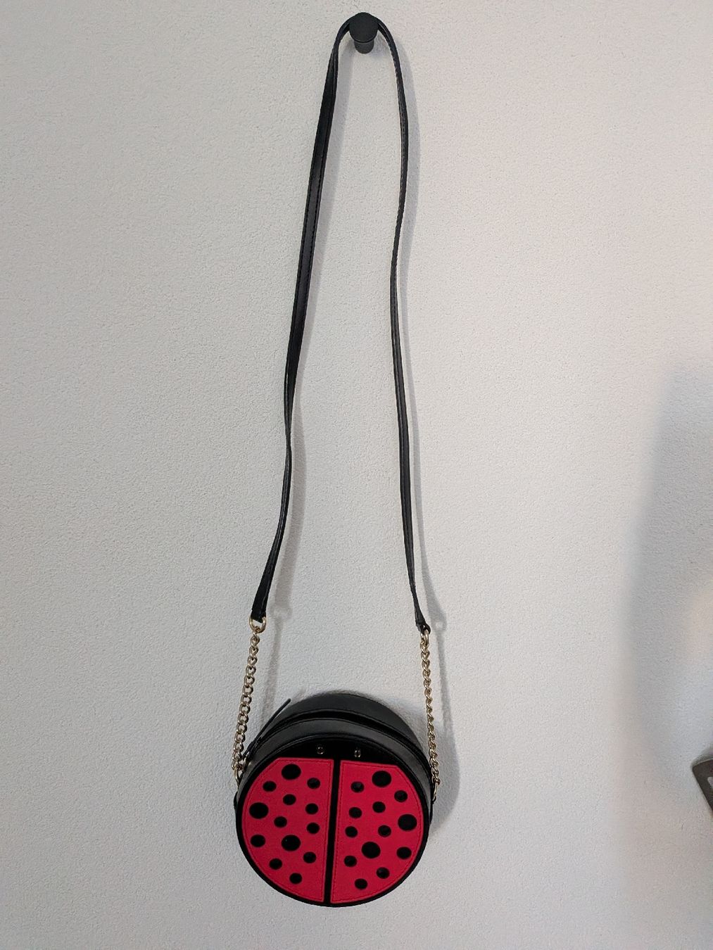 Kate Spade Borse da donna: Kate Spade Leather Round Ladybug shoulder bag – Nuovo (secondo la descrizione) da Morges venduto da dhi_y2qk 2