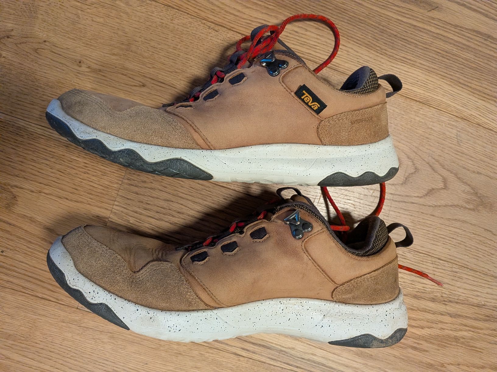 Teva Chaussures hommes: Outdoor Schuhe Teva 44.5 Beige – D'occasion à Gossau SG par arsenal2011 2