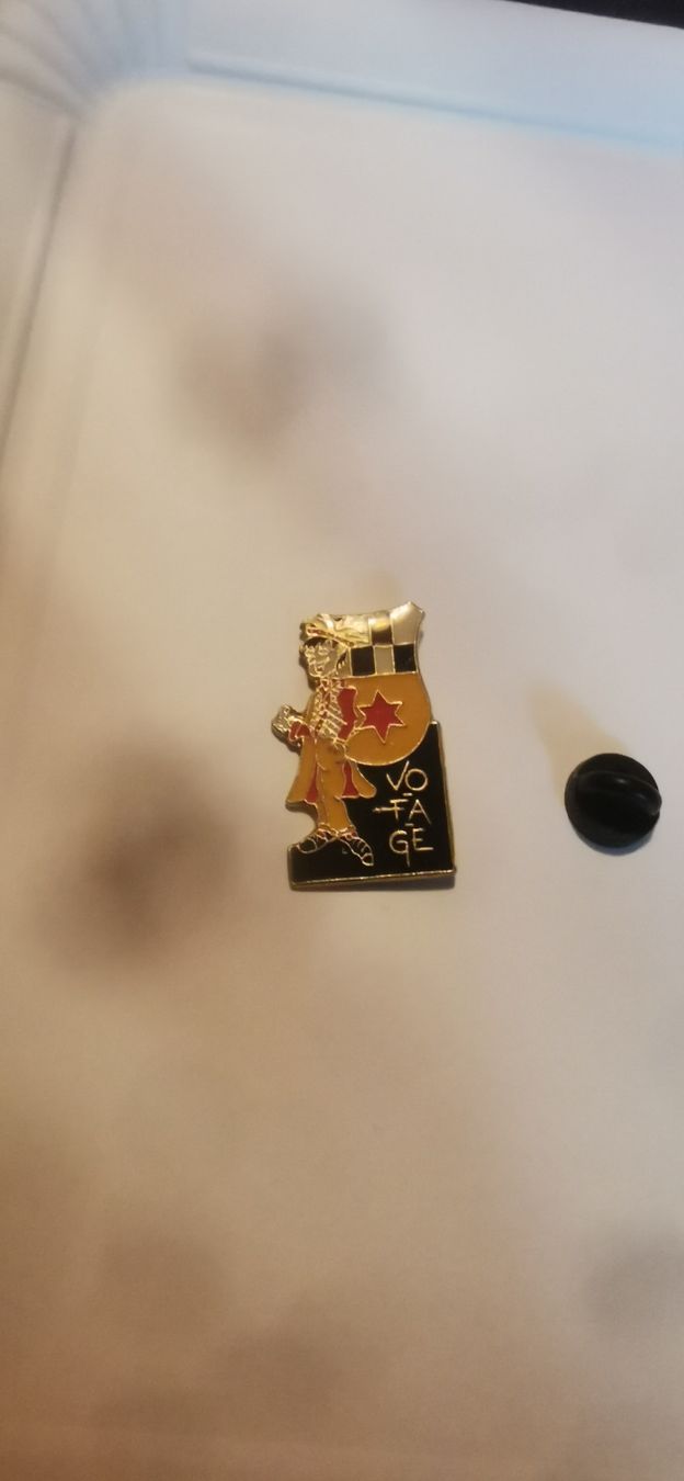 Plaquettes & Badges: Pin Carnaval de Bâle '96 – D'occasion à Genève par vins50