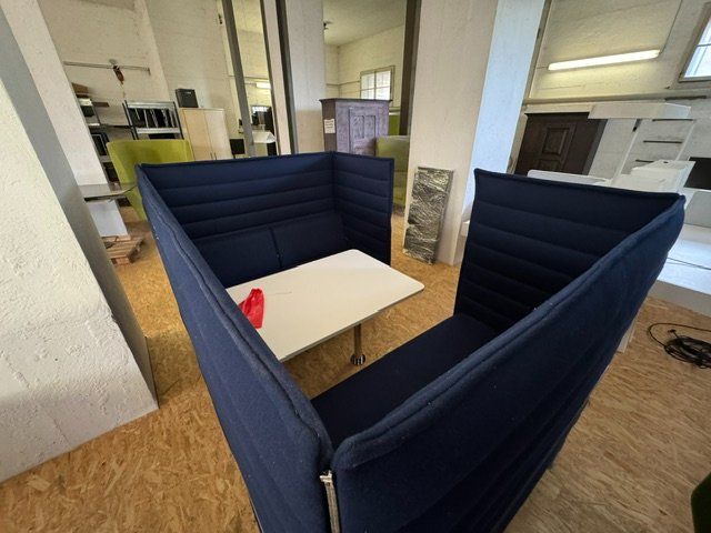 Vitra Divani: Vitra Alcove Cabin Highback mit Tisch – Usato da Zollikofen venduto da OberliAG 4