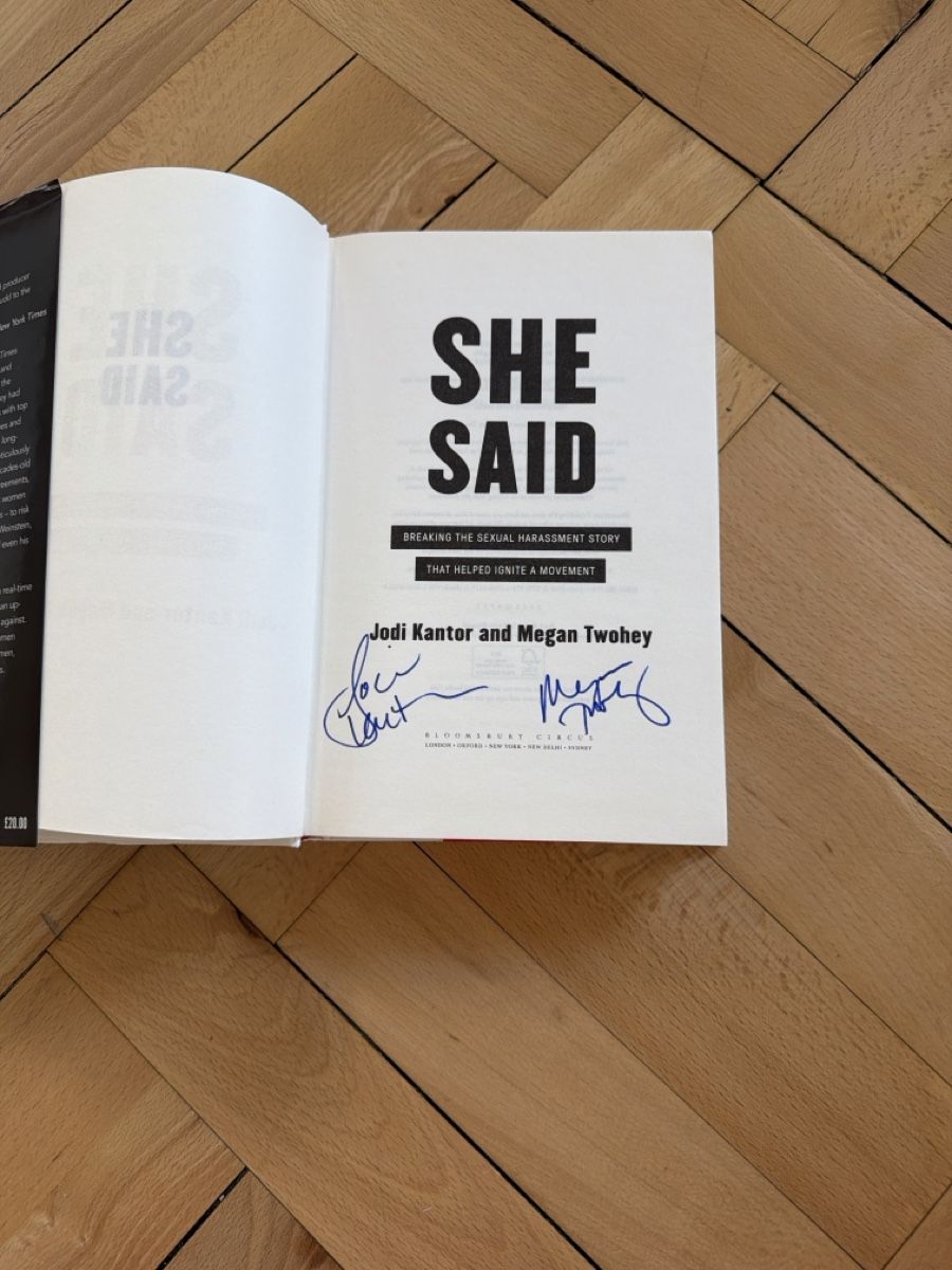 Libri: SHE SAID (signed!) – Nuovo e nell'imballaggio originale da Zürich venduto da by.mr.evans 1