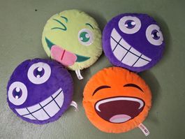 4 Smiley Kissen