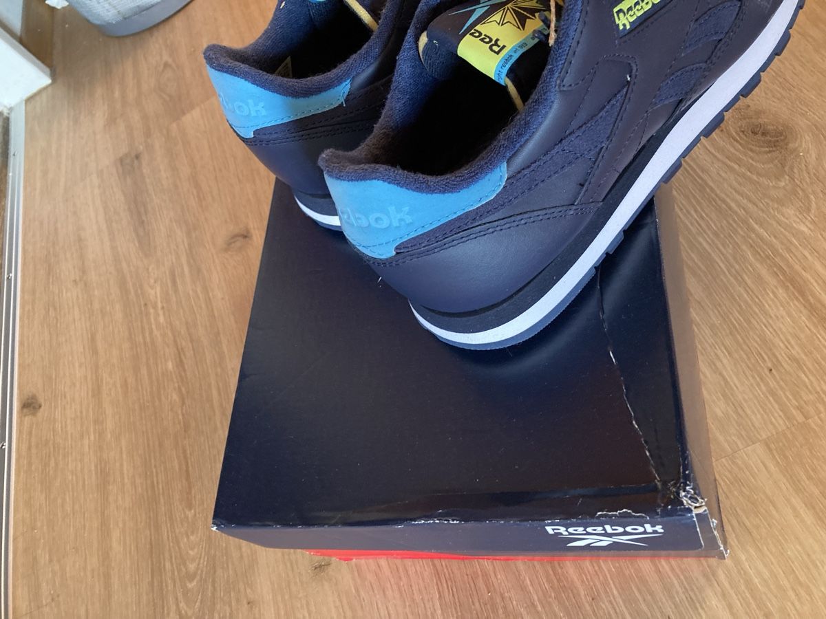 Reebok Scarpe da uomo: Neue Reebok Classic Leder Sneaker Grösse 44.5 – Nuovo e nell'imballaggio originale da Wichtrach venduto da Queensparkunite 2