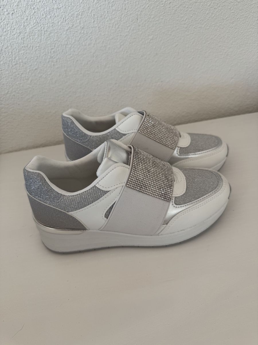 Scarpe da donna: Sneakers Glitzer 36/37 weiss NEU – Nuovo (secondo la descrizione) da Oberglatt ZH venduto da jul_nhy7 2