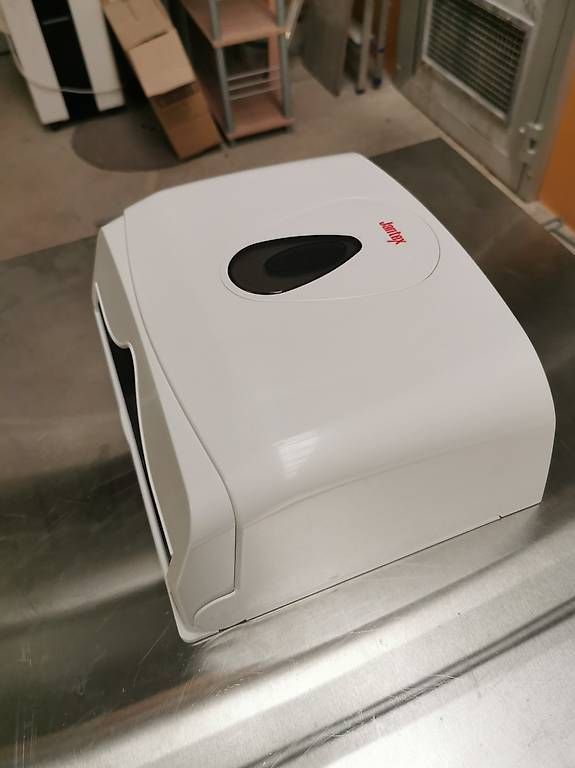 Portes-serviettes: Distributeurs de papier absorbant et serviettes. – D'occasion à St-Aubin FR par sme_nw6w 2