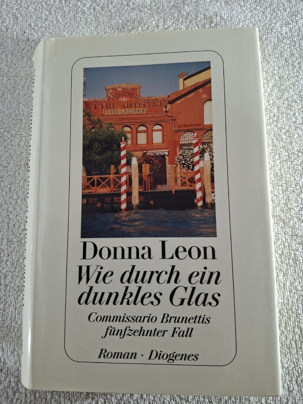 Libri: Donna Leon, Wie durch ein Glas,gebunden – Usato da Grindelwald venduto da carro5