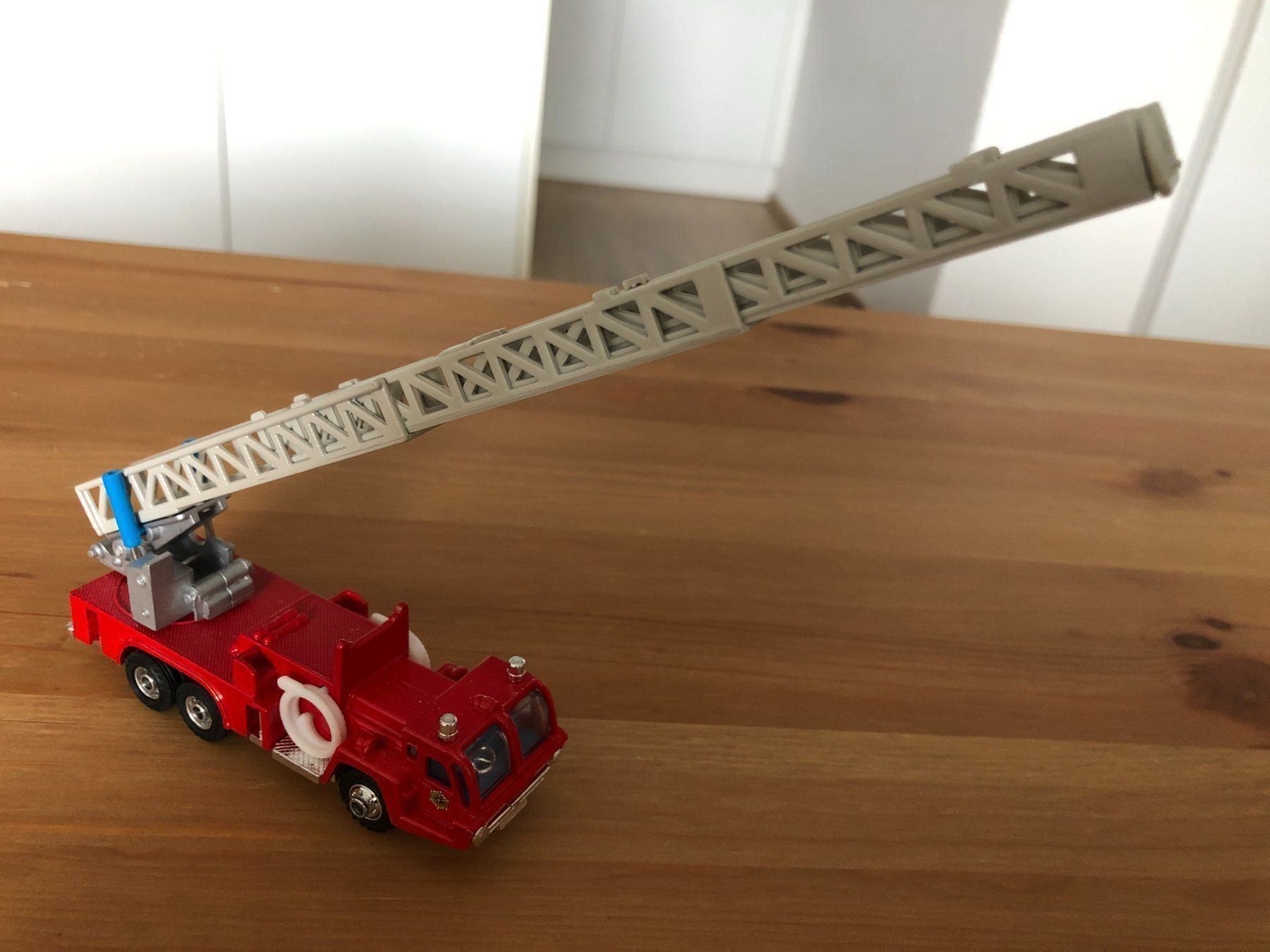 Modellini d'auto: SHINSEI AERIAL LADDER FIRE ENGINE – Usato da Meilen venduto da rdv_n7s9 7