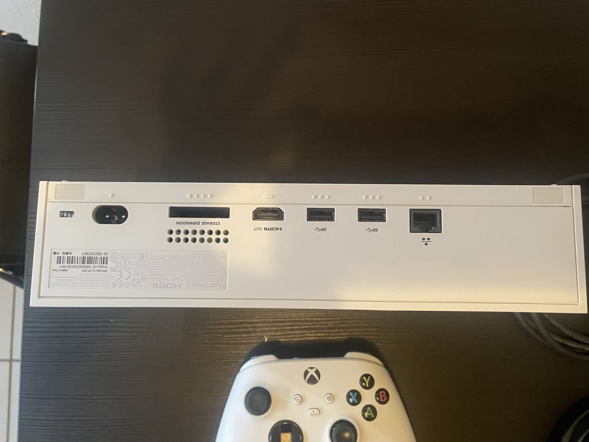 Microsoft Konsolen: Xbox Series S Konsole mit Controller – Gebraucht aus Grenchen von sabi.sk92 1