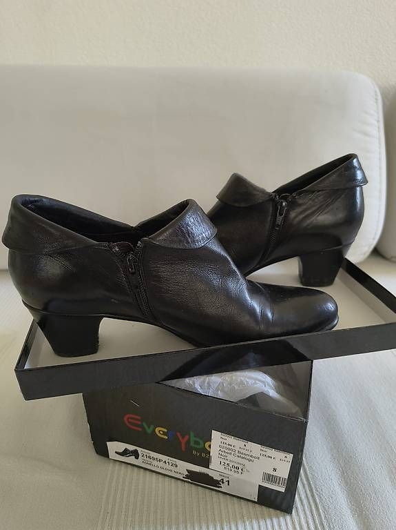 Scarpe da donna: Schwarzer Leder Pumps von Everybody, Gr 41 – Usato da Allschwil venduto da droledezebre 3
